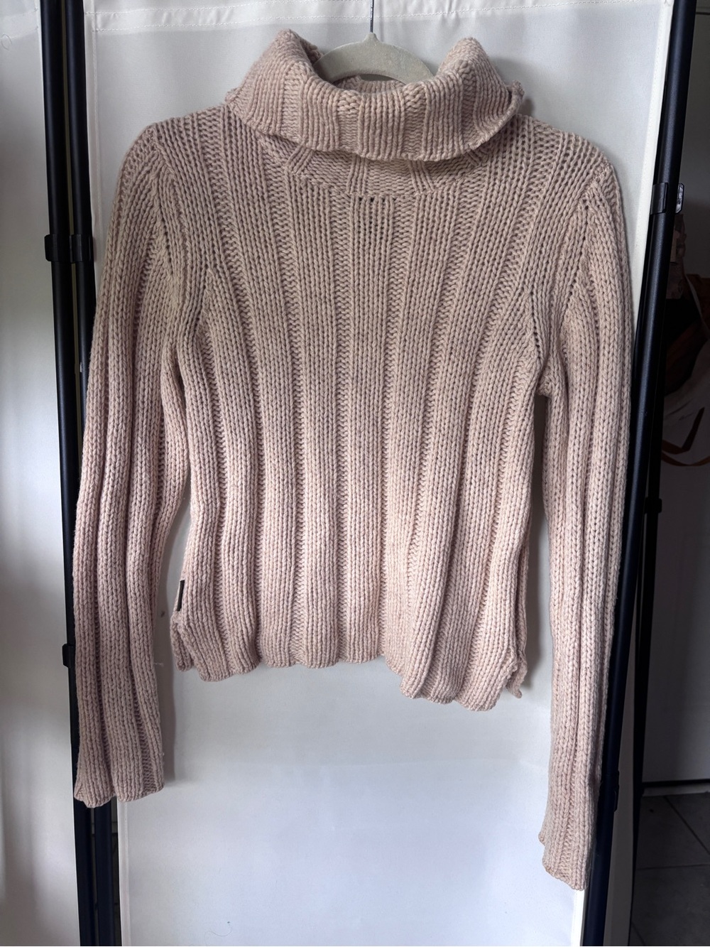 Abercrombie & Fitch 100% Wool Ribbed Turtleneck Sweater in Light Taupe